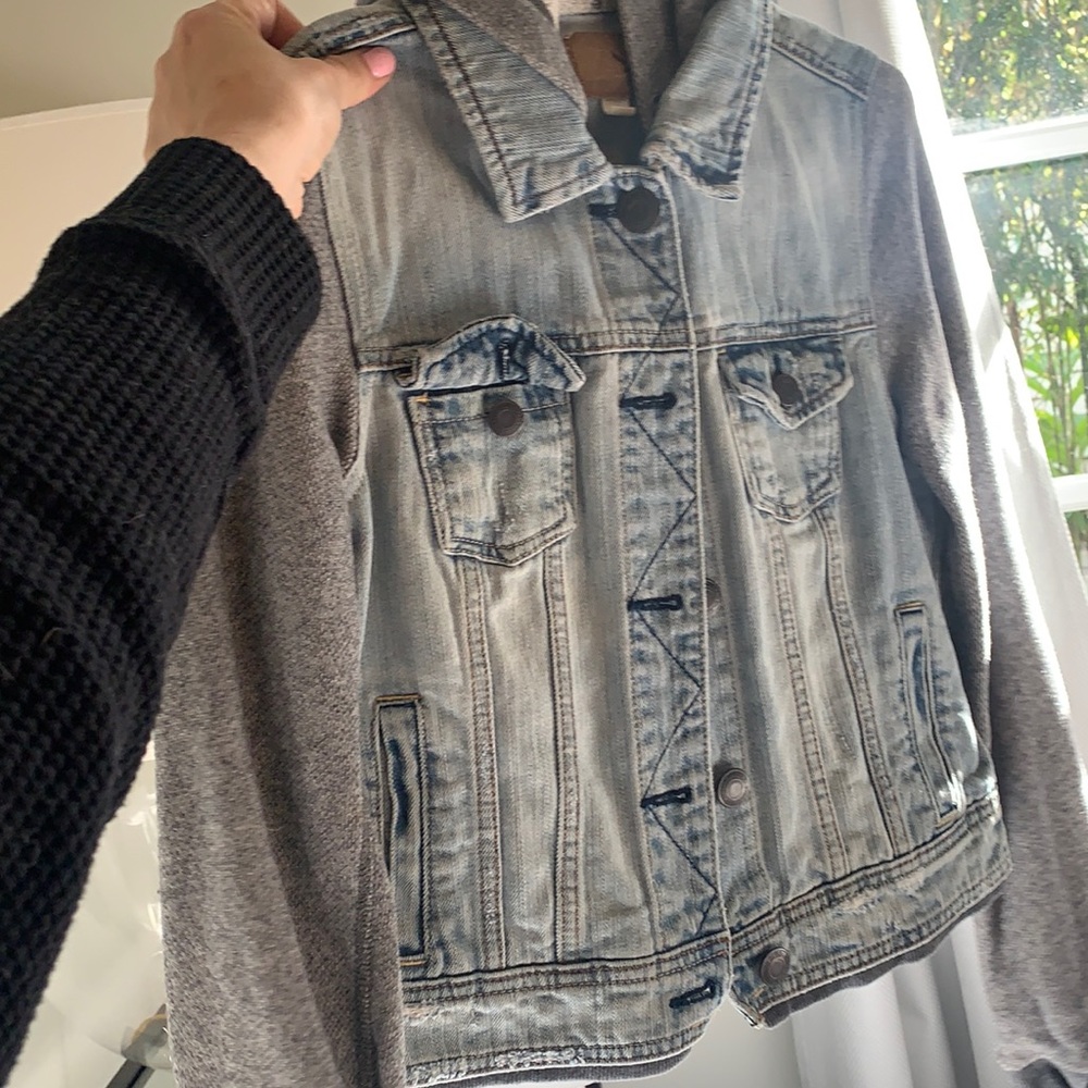 american eagle jean jacket with sweater sleeves